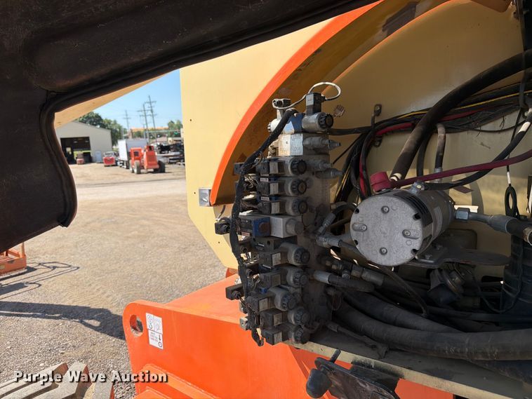 image for item FK3218 2004 JLG 800AJ boom lift