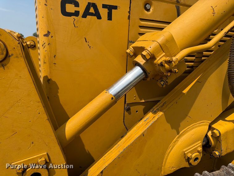 image for item FK3232 1975 Caterpillar 955L track loader