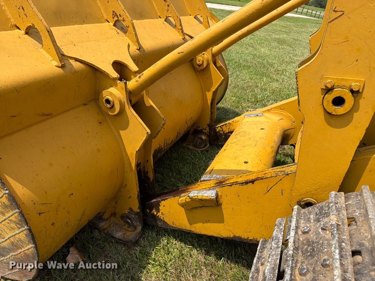 image for item FK3232 1975 Caterpillar 955L track loader