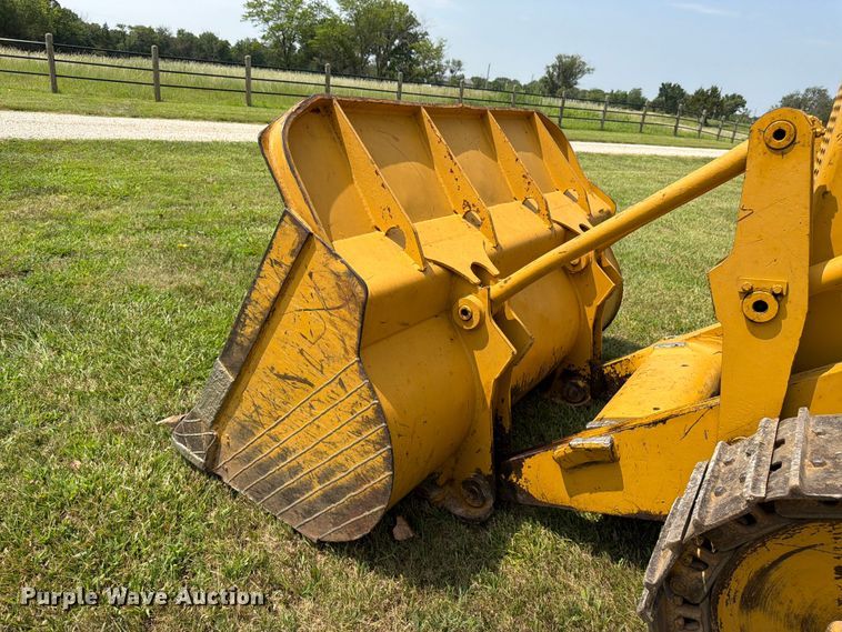 image for item FK3232 1975 Caterpillar 955L track loader