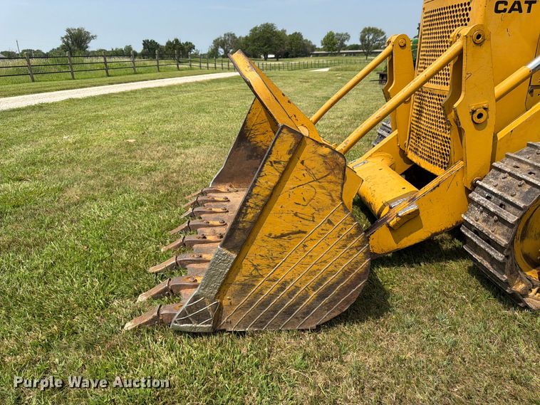 image for item FK3232 1975 Caterpillar 955L track loader