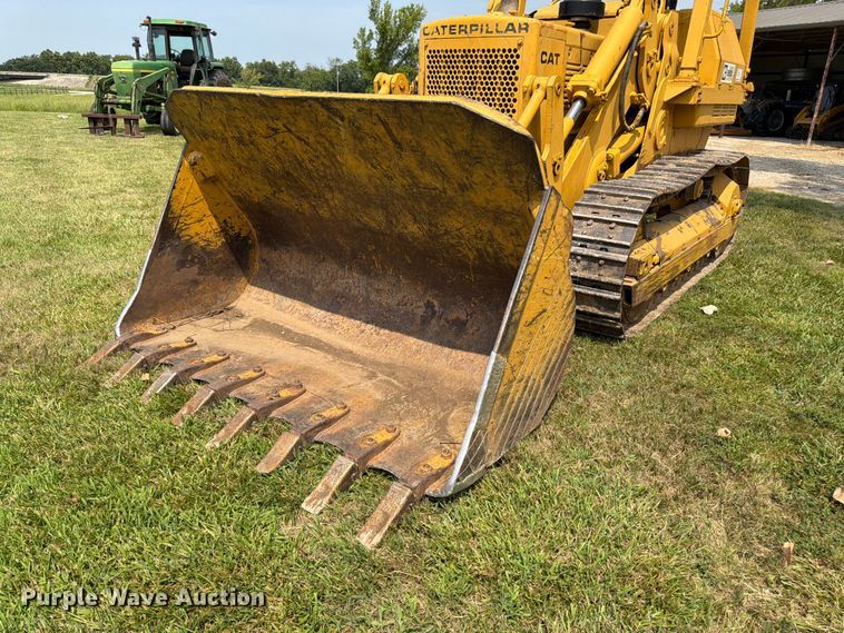 image for item FK3232 1975 Caterpillar 955L track loader