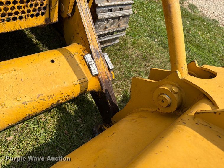 image for item FK3232 1975 Caterpillar 955L track loader