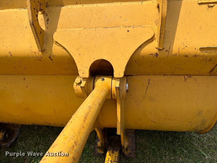 image for item FK3232 1975 Caterpillar 955L track loader