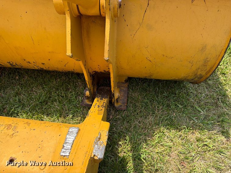 image for item FK3232 1975 Caterpillar 955L track loader