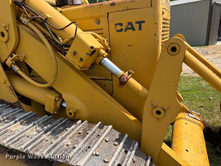 image for item FK3232 1975 Caterpillar 955L track loader