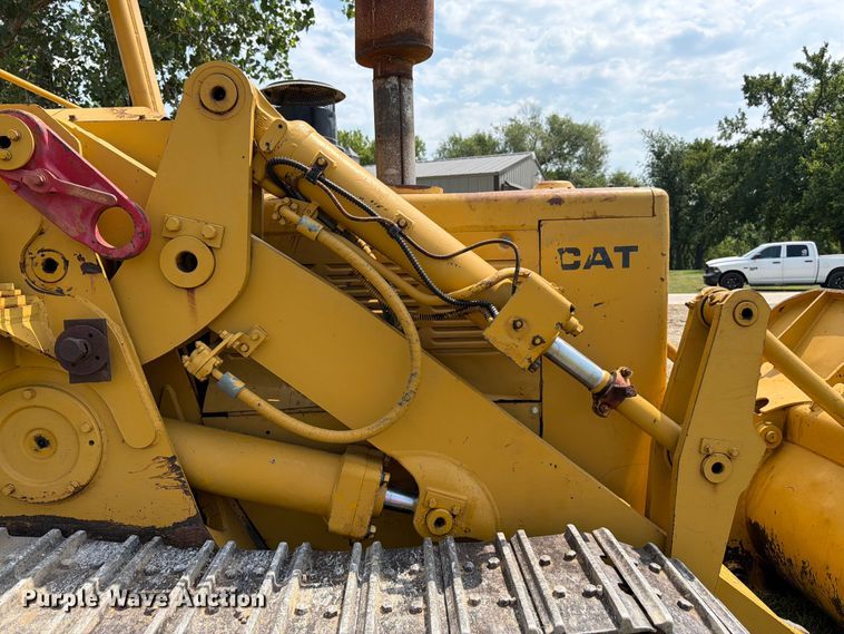 image for item FK3232 1975 Caterpillar 955L track loader