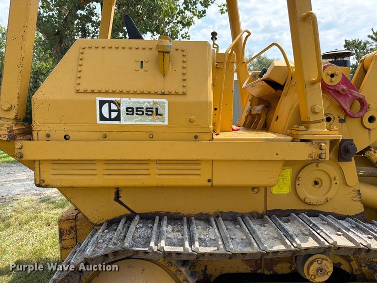 image for item FK3232 1975 Caterpillar 955L track loader