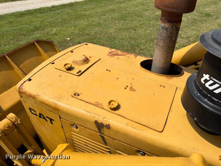 image for item FK3232 1975 Caterpillar 955L track loader