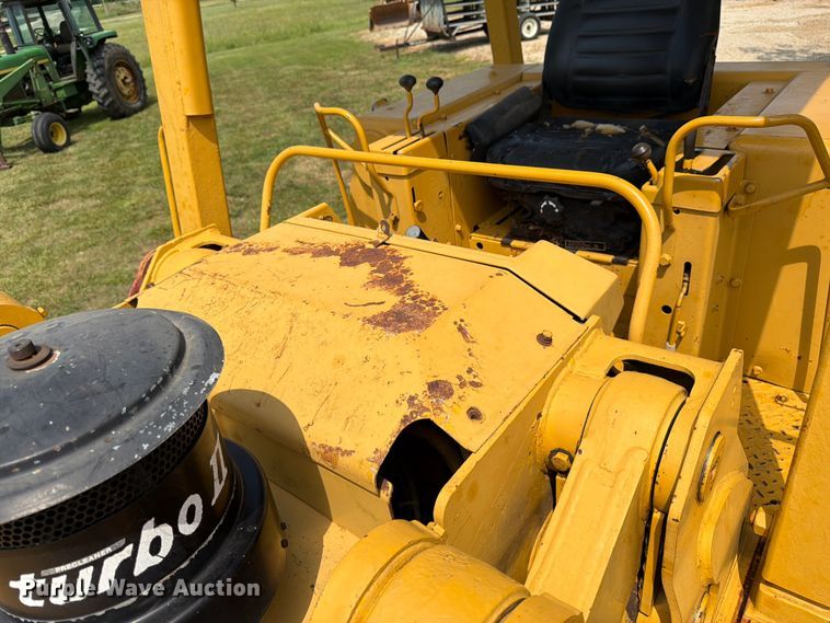 image for item FK3232 1975 Caterpillar 955L track loader