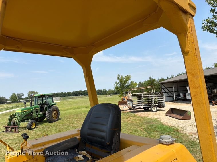 image for item FK3232 1975 Caterpillar 955L track loader
