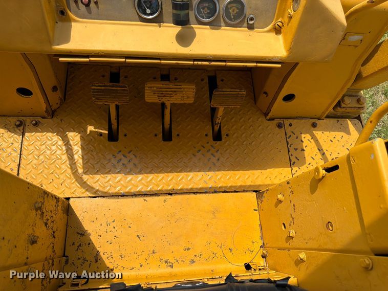 image for item FK3232 1975 Caterpillar 955L track loader