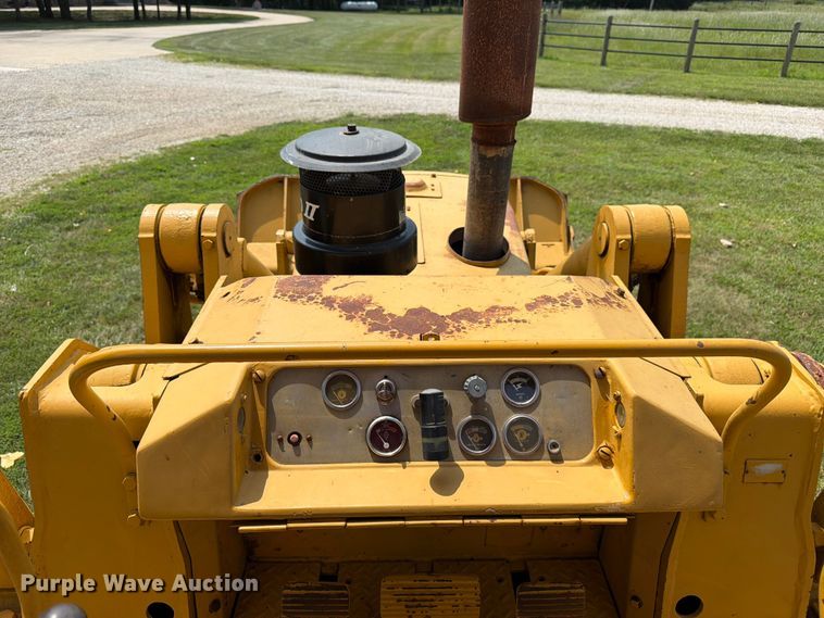 image for item FK3232 1975 Caterpillar 955L track loader