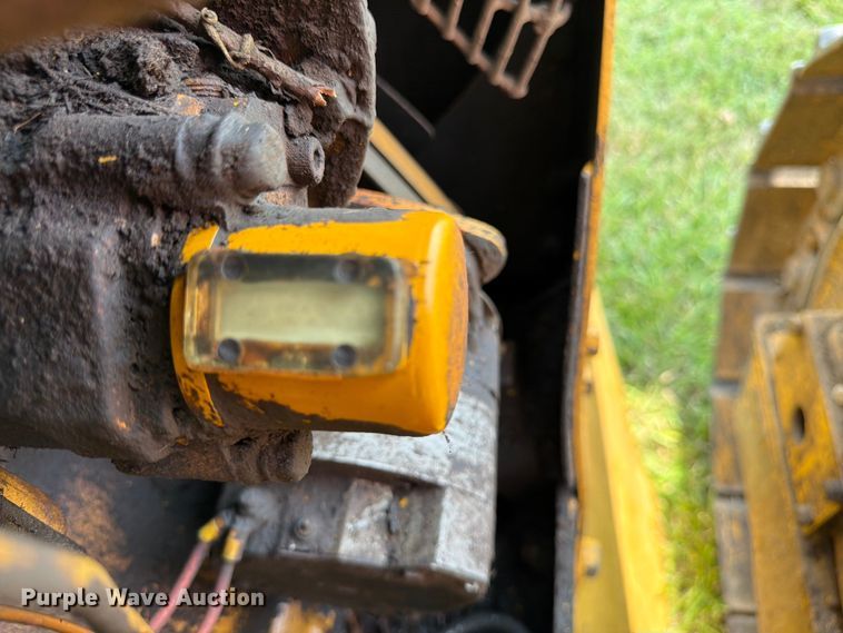 image for item FK3232 1975 Caterpillar 955L track loader