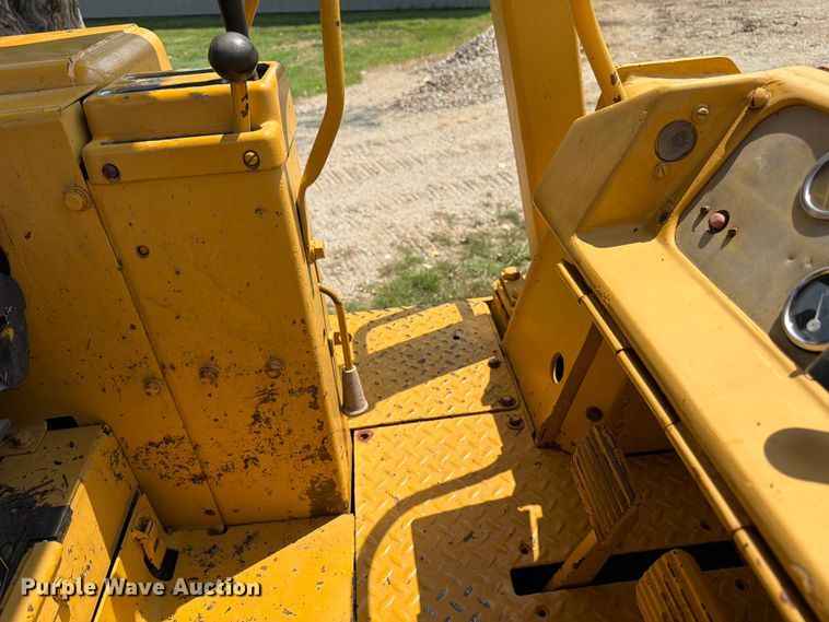 image for item FK3232 1975 Caterpillar 955L track loader