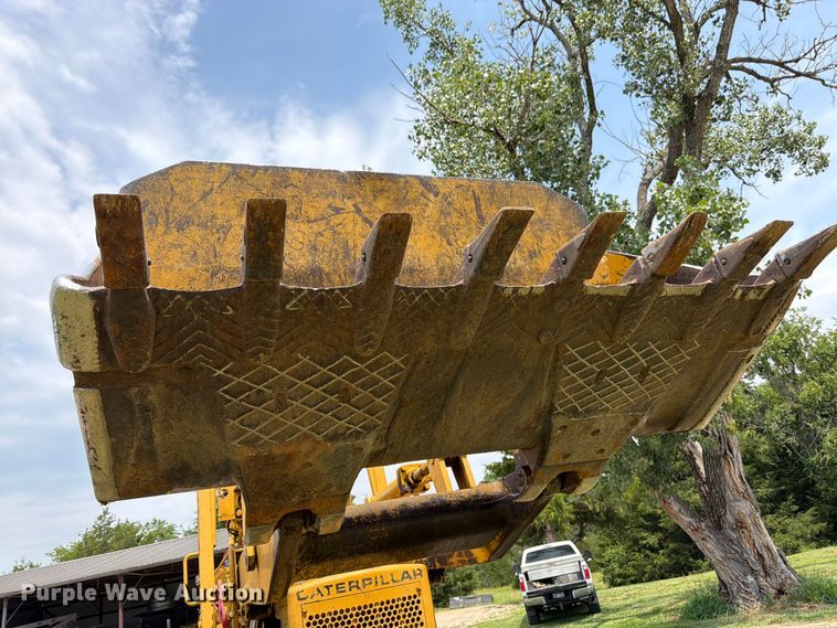 image for item FK3232 1975 Caterpillar 955L track loader