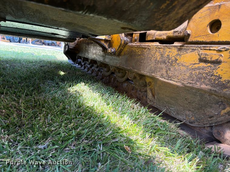 image for item FK3232 1975 Caterpillar 955L track loader