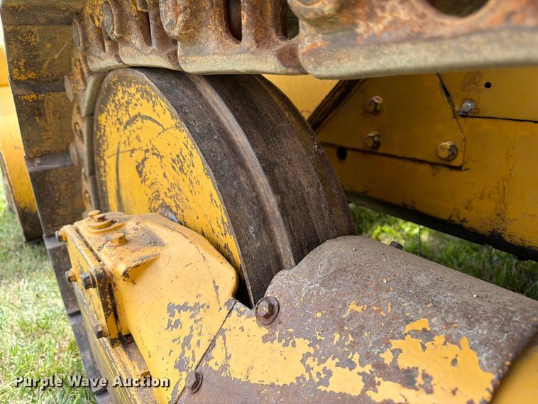 image for item FK3232 1975 Caterpillar 955L track loader
