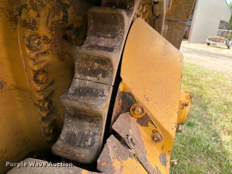 image for item FK3232 1975 Caterpillar 955L track loader