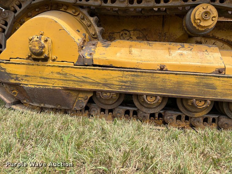 image for item FK3232 1975 Caterpillar 955L track loader