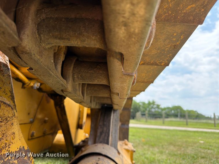 image for item FK3232 1975 Caterpillar 955L track loader