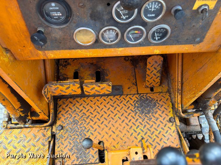 image for item FK3233 1974 Case D450 track loader