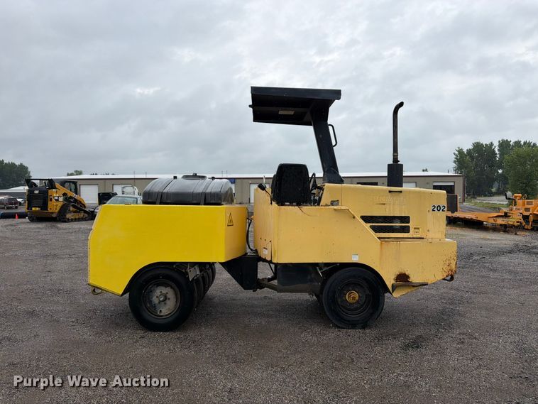 image for item FK3266 Bomag BW11RH pneumatic roller