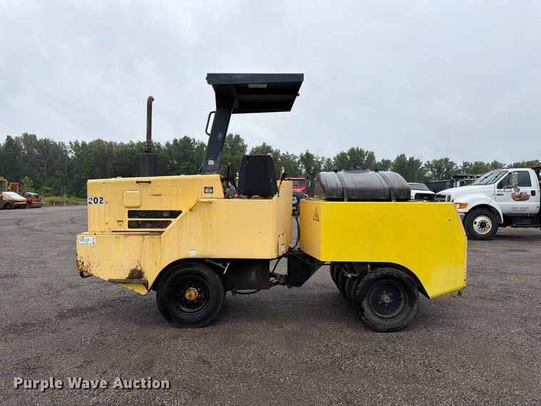 image for item FK3266 Bomag BW11RH pneumatic roller
