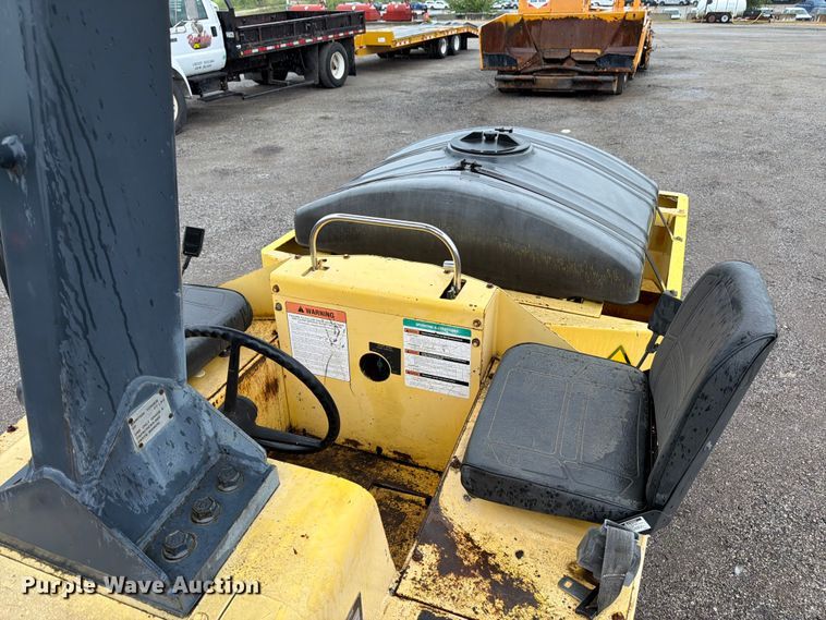 image for item FK3266 Bomag BW11RH pneumatic roller