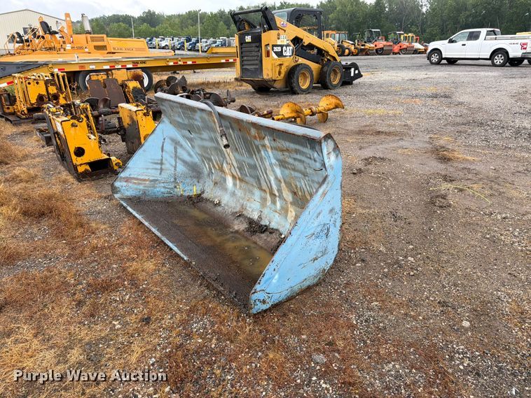 image for item FK3268 Schaeff SKS2 side dump bucket