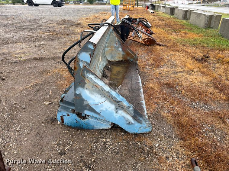 image for item FK3268 Schaeff SKS2 side dump bucket