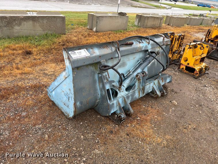 image for item FK3268 Schaeff SKS2 side dump bucket