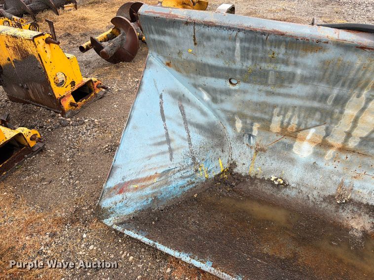 image for item FK3268 Schaeff SKS2 side dump bucket