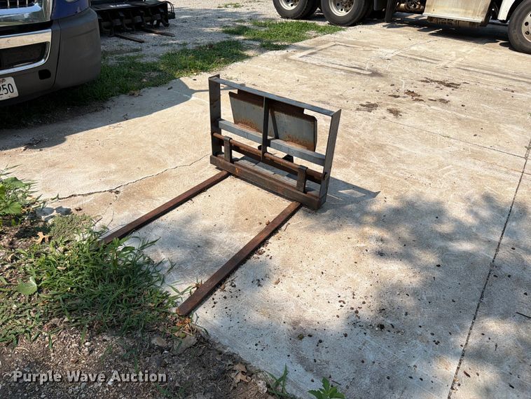 image for item FK3300 Thomas 85 skid steer loader