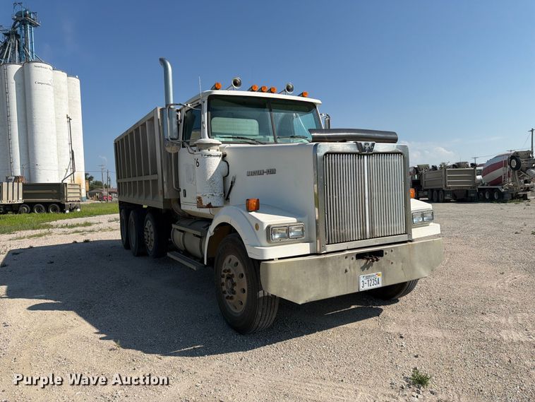 image for item FK3511 1998 Western Star 4900 dump truck