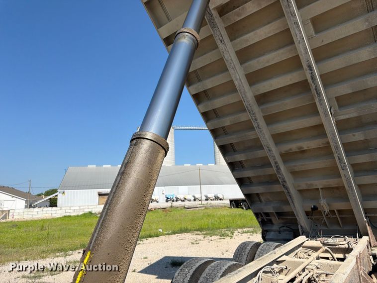 image for item FK3511 1998 Western Star 4900 dump truck