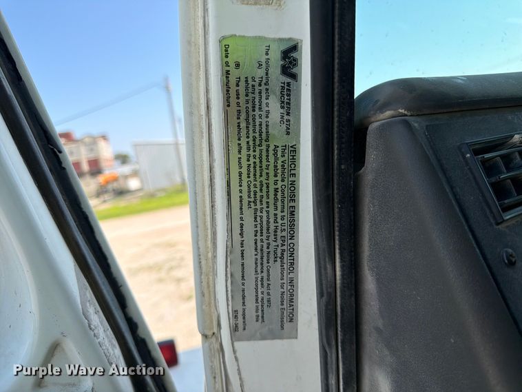 image for item FK3511 1998 Western Star 4900 dump truck