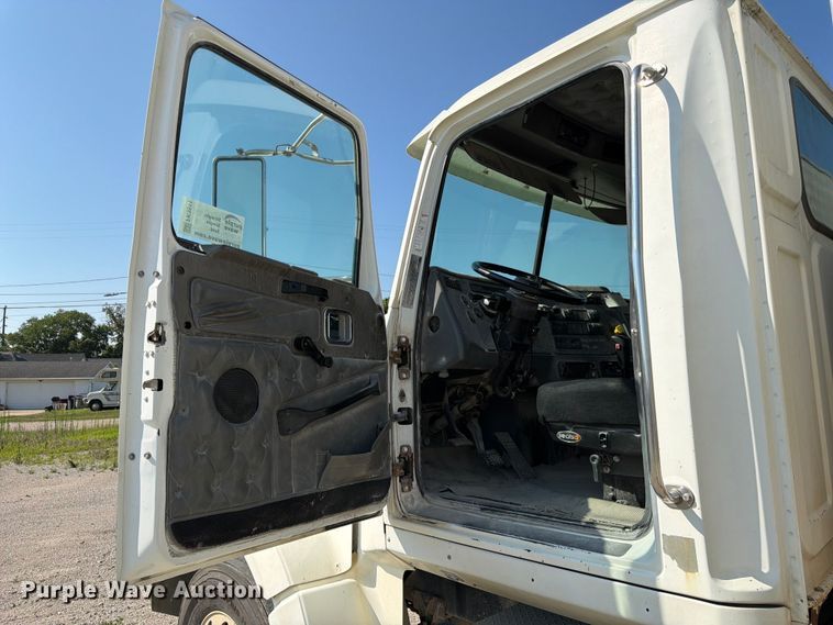 image for item FK3511 1998 Western Star 4900 dump truck