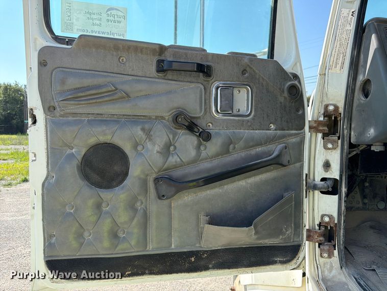 image for item FK3511 1998 Western Star 4900 dump truck