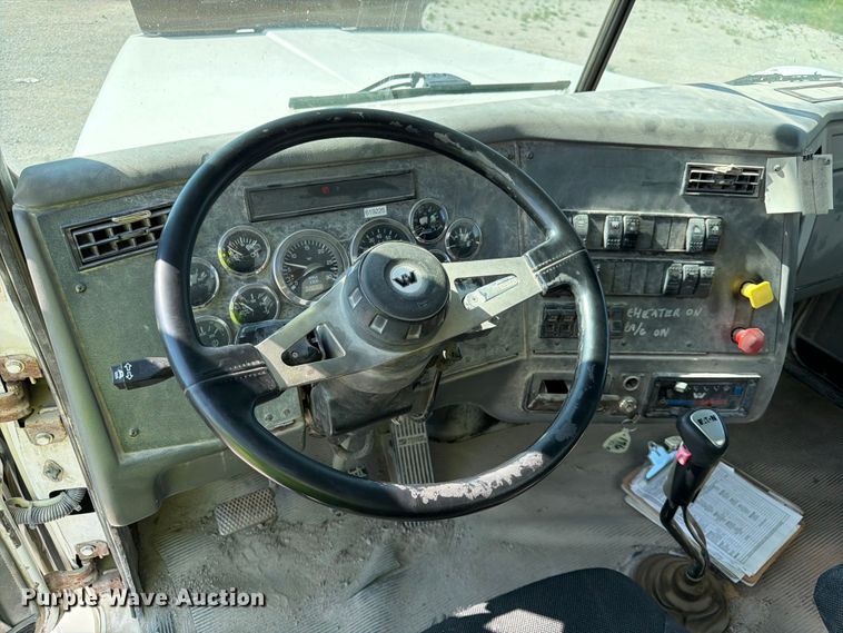 image for item FK3511 1998 Western Star 4900 dump truck