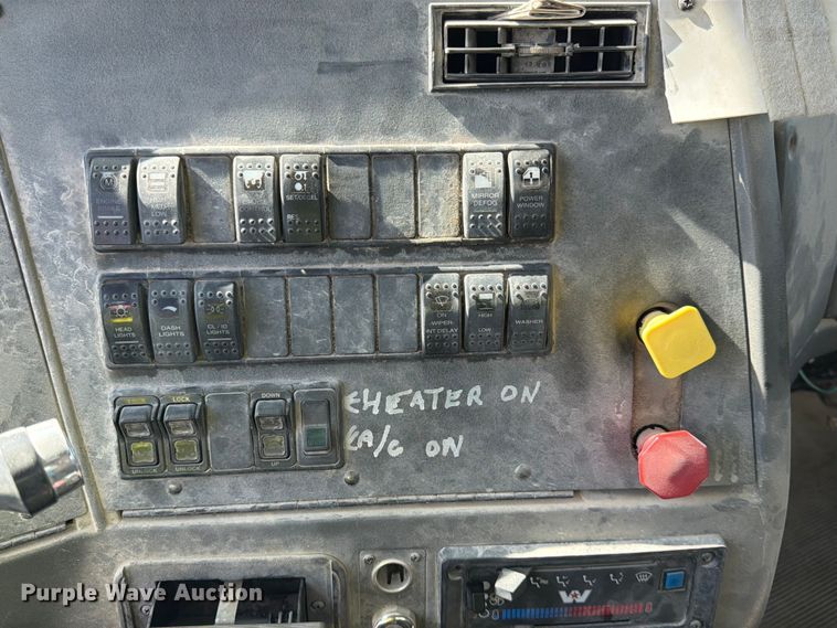 image for item FK3511 1998 Western Star 4900 dump truck