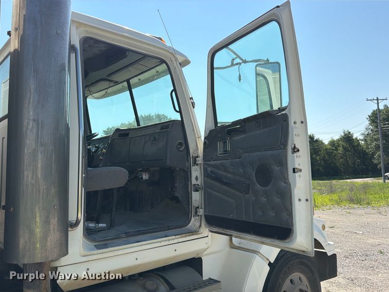 image for item FK3511 1998 Western Star 4900 dump truck