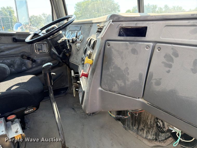 image for item FK3511 1998 Western Star 4900 dump truck