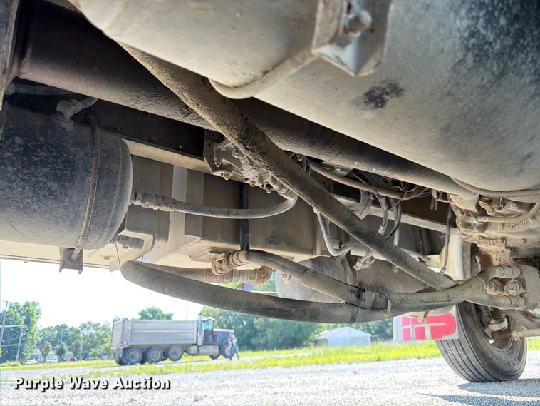 image for item FK3511 1998 Western Star 4900 dump truck