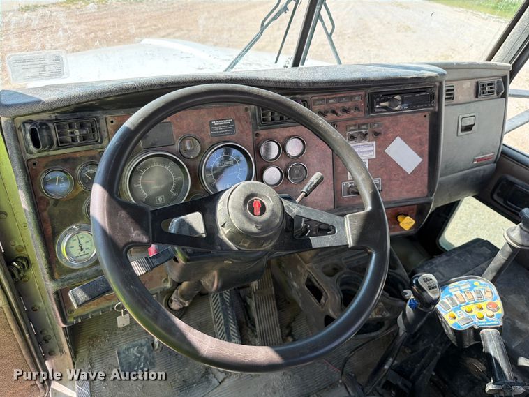 image for item FK3512 2004 Kenworth W900 ready mix truck