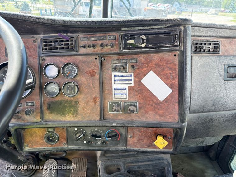 image for item FK3512 2004 Kenworth W900 ready mix truck