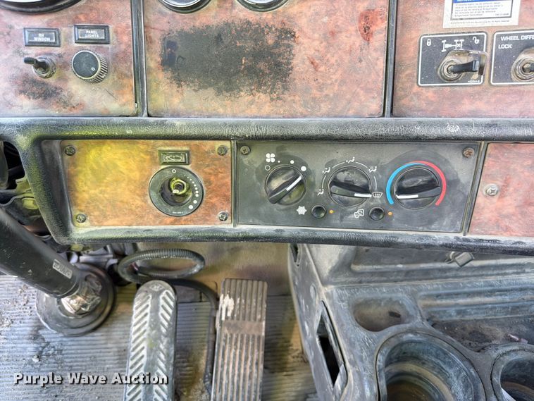 image for item FK3512 2004 Kenworth W900 ready mix truck