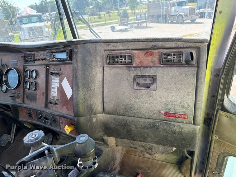 image for item FK3512 2004 Kenworth W900 ready mix truck