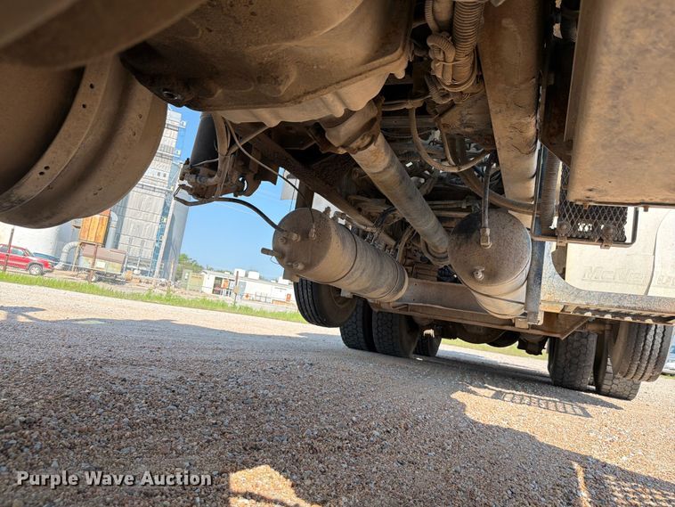 image for item FK3512 2004 Kenworth W900 ready mix truck