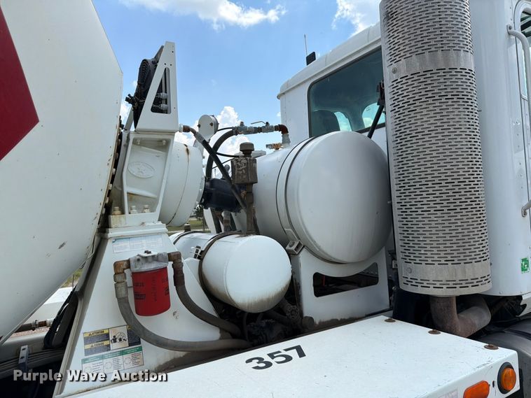 image for item FK3514 2014 International PayStar 5500i ready mix truck